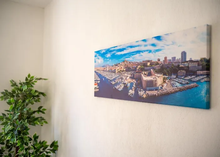 Appartement Tout Equipe A 5 Min De La Gare St Charles